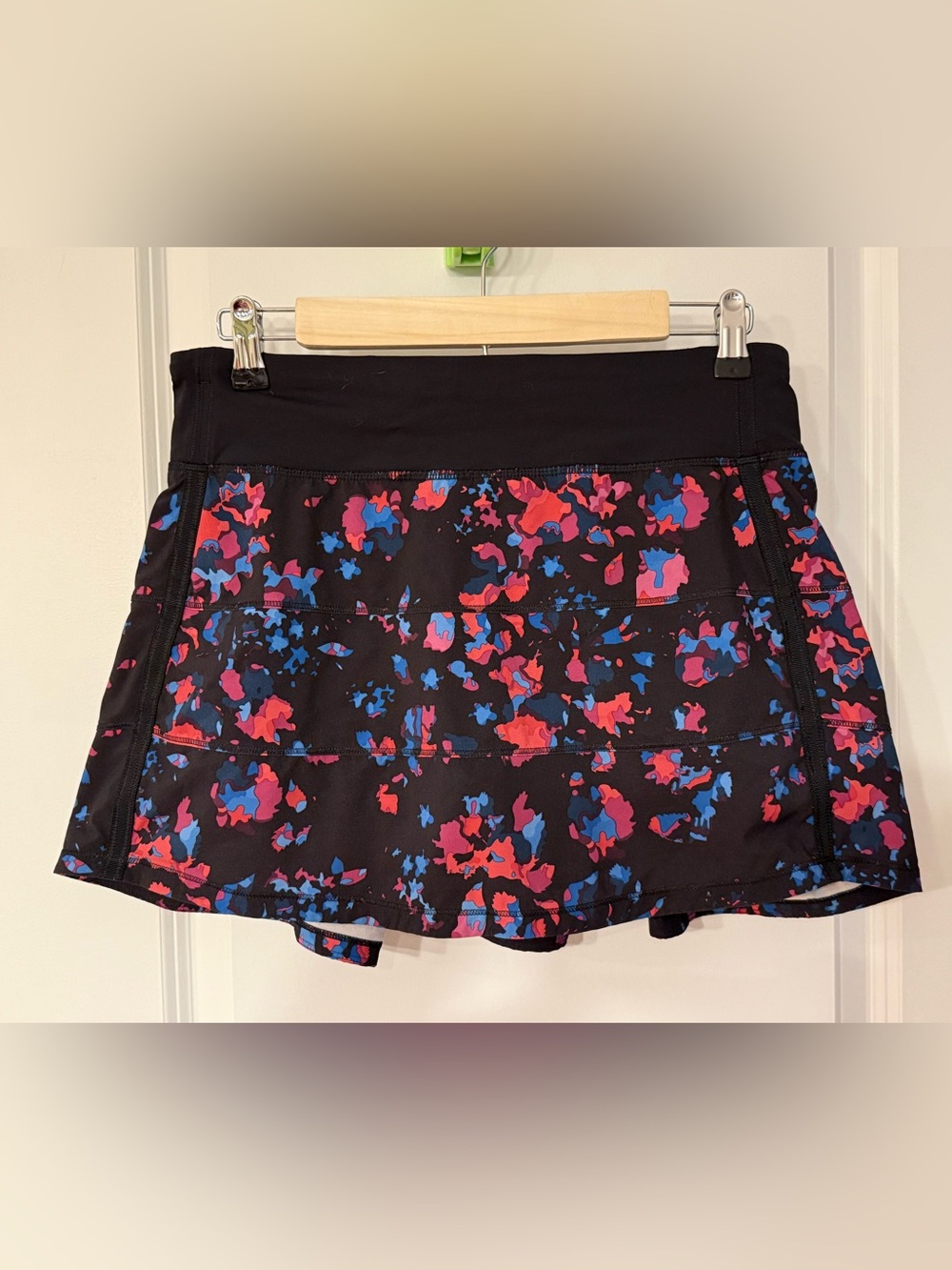 EUC Lululemon Pace Rival Skirt Dandy Digie Multi/Black Size 6 Rare 2016 Print